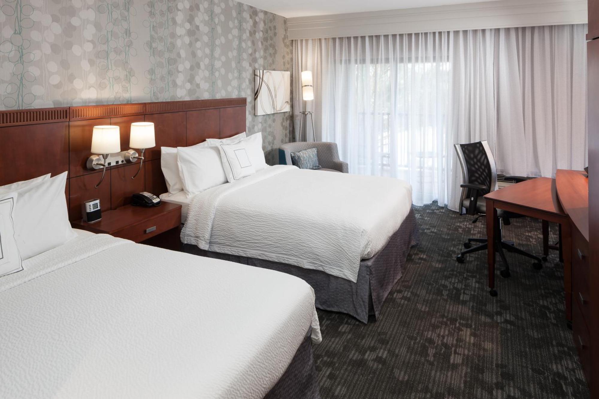 Courtyard By Marriott Miami At Dolphin Mall Sweetwater Exterior foto